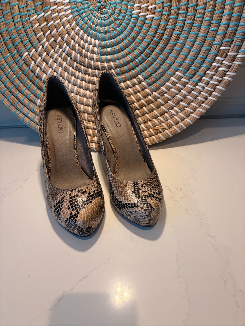 Women's Snake-Print Pointed Toe Pumps - Tan/Black